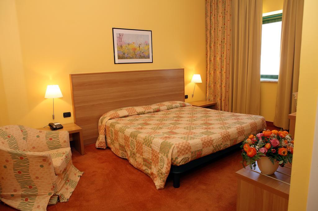 Hotel Romanisio Fossano Exterior photo