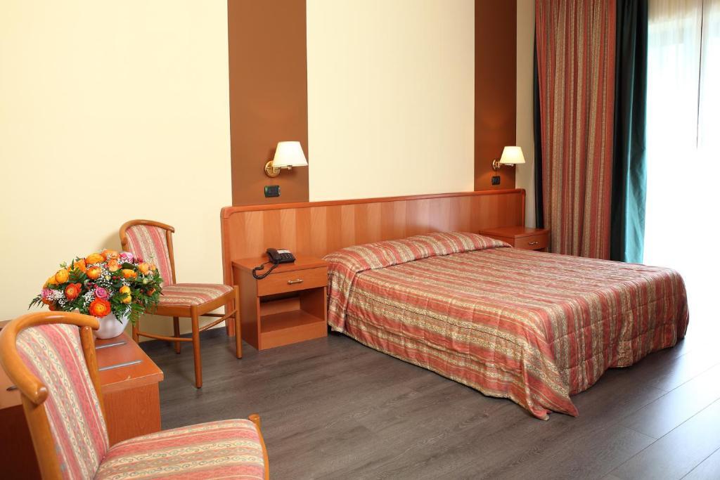 Hotel Romanisio Fossano Room photo