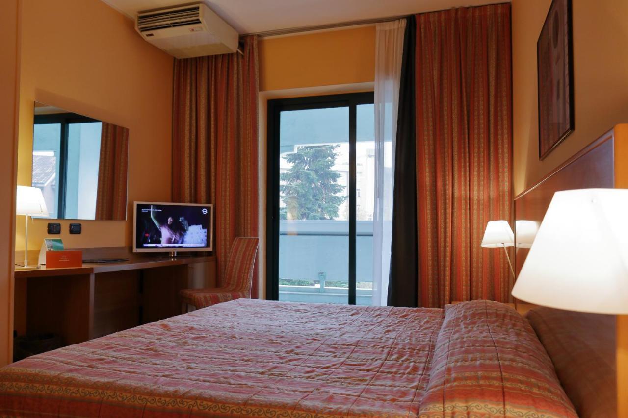 Hotel Romanisio Fossano Exterior photo